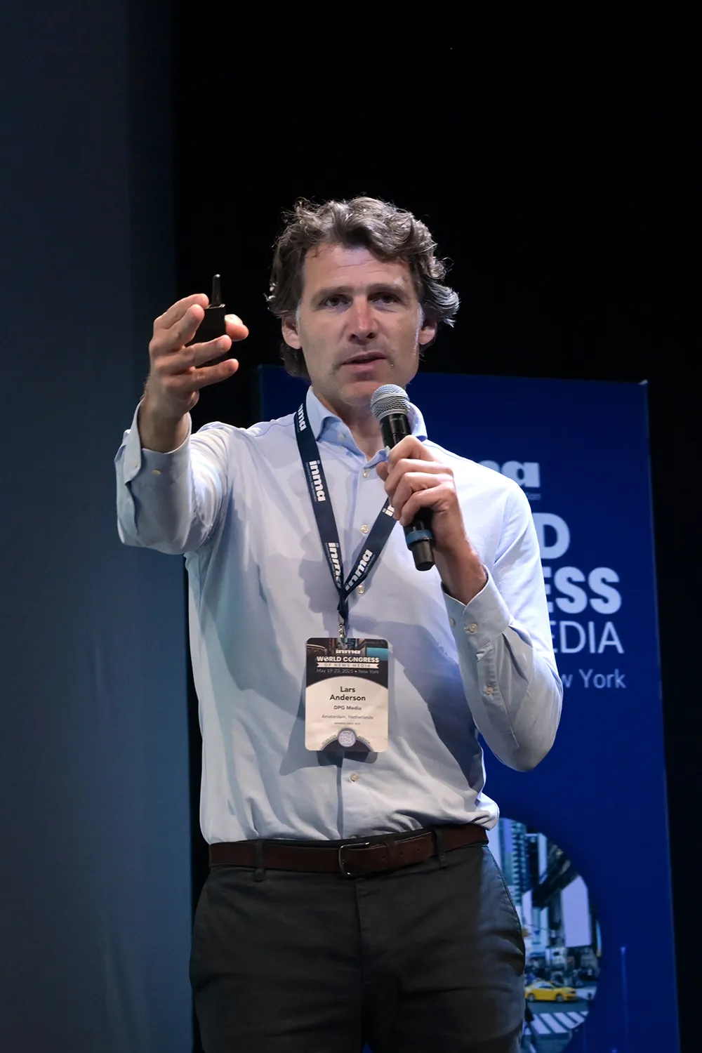 Lars Anderson spreekt op het INMA World Congress